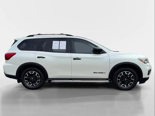 2019 Nissan Pathfinder SV
