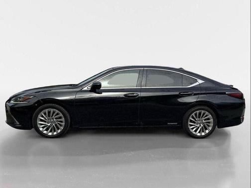 2020 Lexus ES 300h Luxury