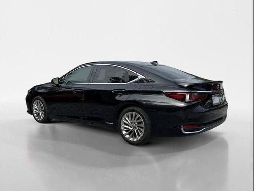 2020 Lexus ES 300h Luxury