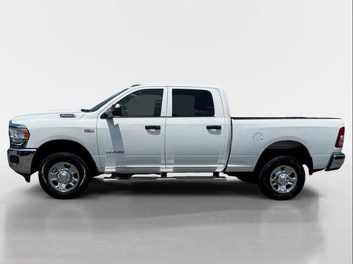 2020 RAM 2500 Tradesman Crew Cab 4X4 6'4' Box