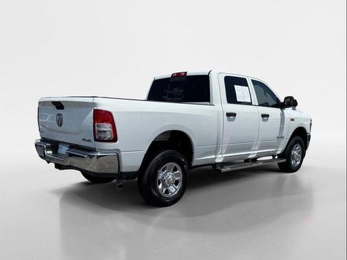 2020 RAM 2500 Tradesman Crew Cab 4X4 6'4' Box