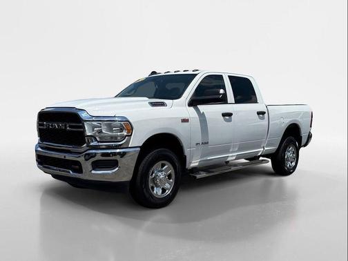 2020 RAM 2500 Tradesman Crew Cab 4X4 6'4' Box