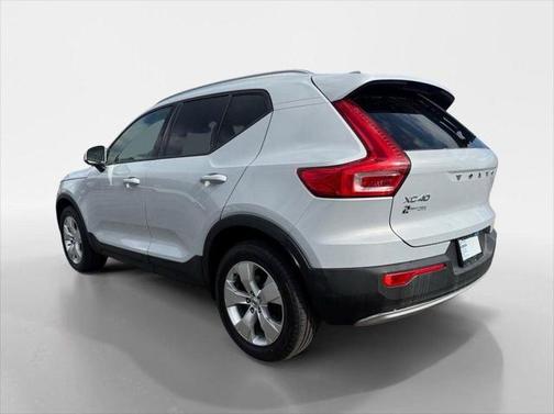 2020 Volvo XC40 T5 Momentum