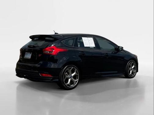 Shadow Black 2017 Ford Focus ST