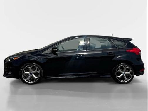 Shadow Black 2017 Ford Focus ST