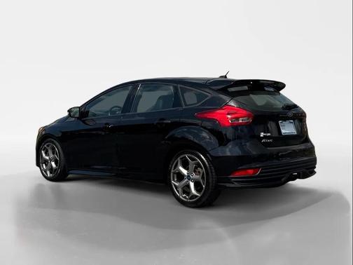 Shadow Black 2017 Ford Focus ST