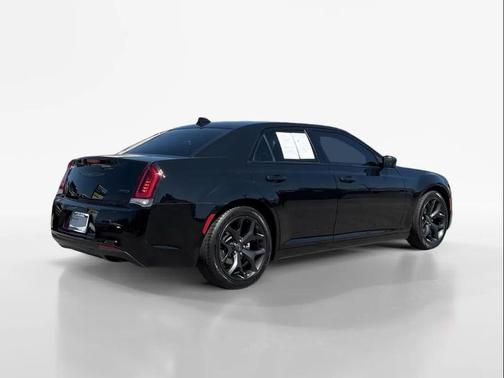 Gloss Black 2021 Chrysler 300 Touring
