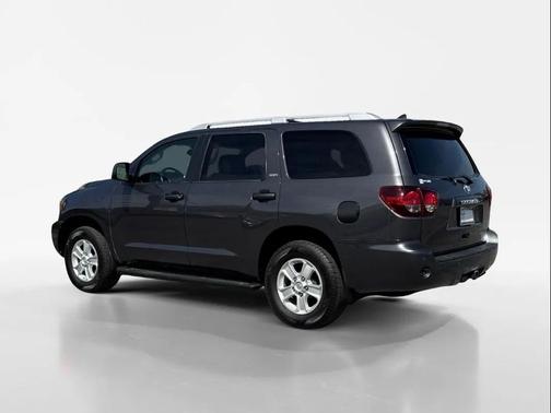 Magnetic Gray Metallic 2018 Toyota Sequoia SR5