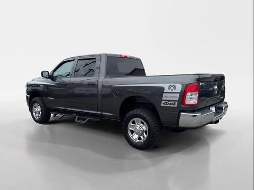 2020 RAM 2500 Tradesman Crew Cab 4X4 6'4' Box