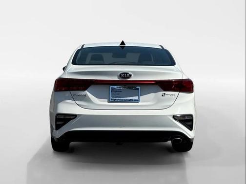 White 2021 Kia Forte LXS