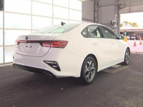 White 2021 Kia Forte LXS