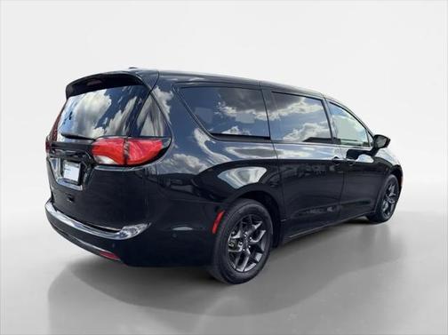2020 Chrysler Pacifica Touring