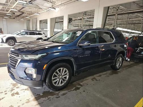 2022 Chevrolet Traverse LT Leather