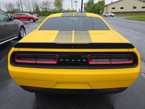 Yellow Jacket Clearcoat 2017 Dodge Challenger R/T