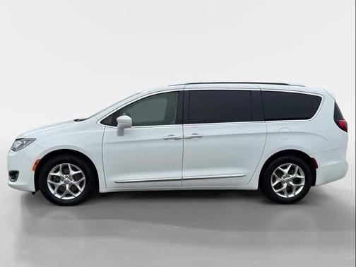 2020 Chrysler Pacifica Touring-L Plus