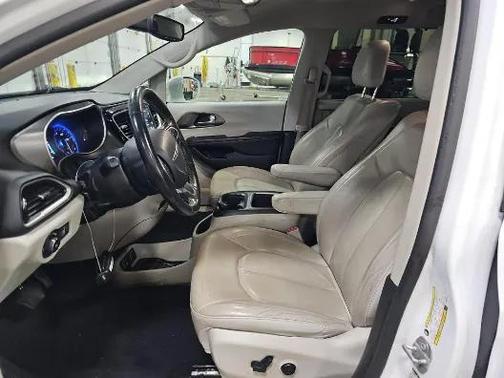 2020 Chrysler Pacifica Touring-L Plus