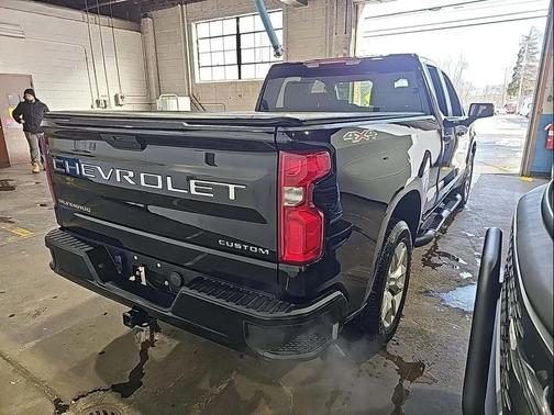 2022 Chevrolet Silverado 1500 Custom
