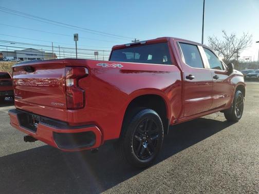 2024 Chevrolet Silverado 1500 Custom