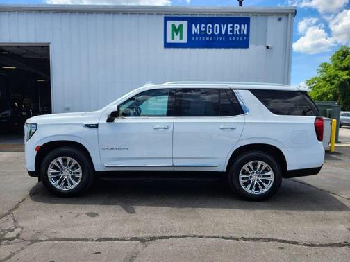 Summit White 2023 GMC Yukon SLT