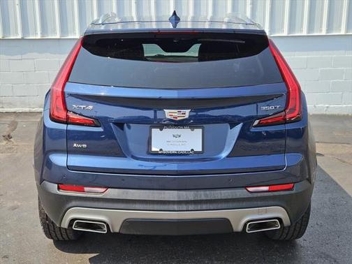 2022 Cadillac XT4 Premium Luxury