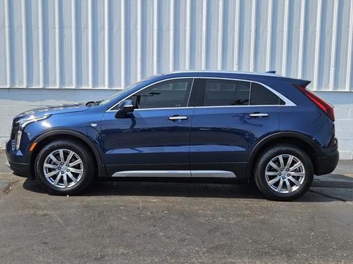 2022 Cadillac XT4 Premium Luxury