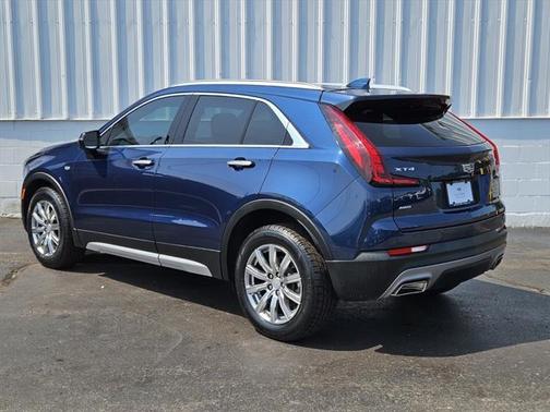 2022 Cadillac XT4 Premium Luxury