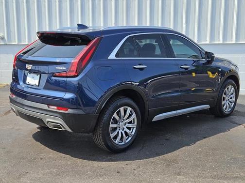 2022 Cadillac XT4 Premium Luxury