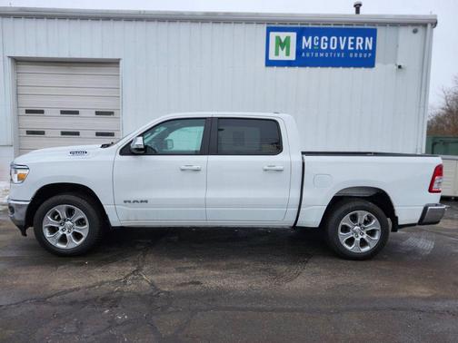 Bright White Clearcoat 2022 RAM 1500 Big Horn/Lone Star