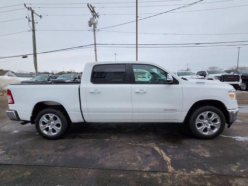 Bright White Clearcoat 2022 RAM 1500 Big Horn/Lone Star