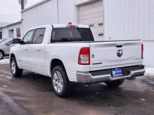 Bright White Clearcoat 2022 RAM 1500 Big Horn/Lone Star