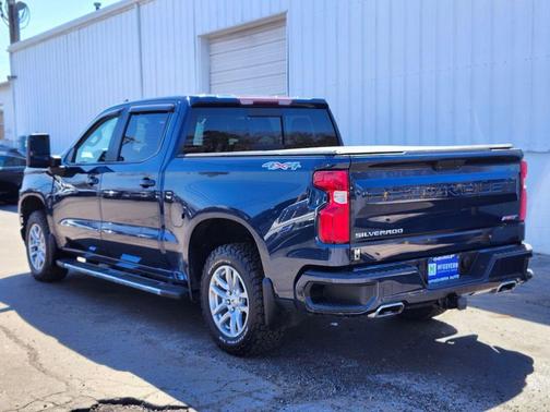 Blue Metallic 2021 Chevrolet Silverado 1500 RST