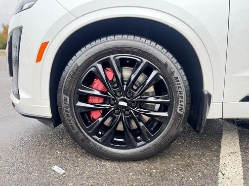 Crystal White Tricoat 2024 Cadillac XT6 Sport AWD