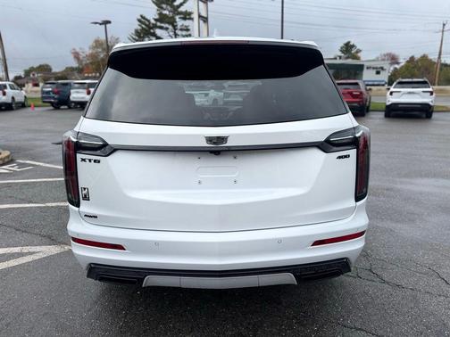 Crystal White Tricoat 2024 Cadillac XT6 Sport AWD