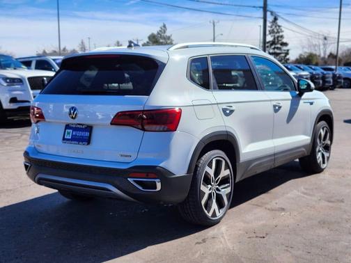 Pure White 2022 Volkswagen Taos 1.5T SEL