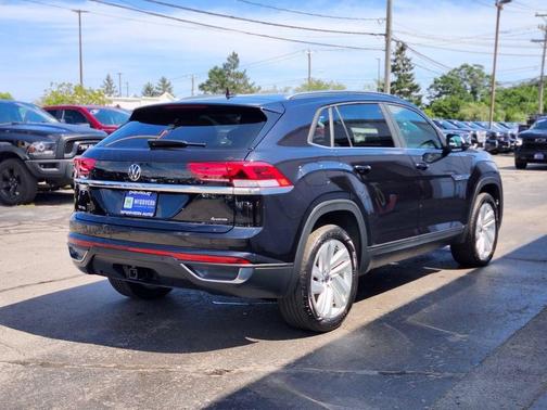 Deep Black Pearl 2023 Volkswagen Atlas Cross Sport 3.6L V6 SE w/Technology