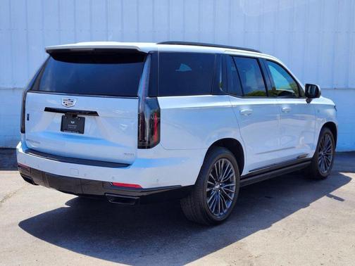 Vibrant White Tricoat 2026 Cadillac Escalade Sport Platinum