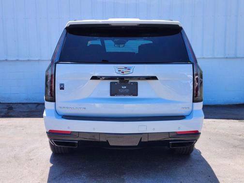 Vibrant White Tricoat 2026 Cadillac Escalade Sport Platinum