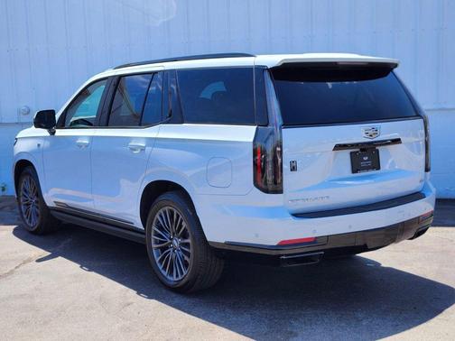 Vibrant White Tricoat 2026 Cadillac Escalade Sport Platinum
