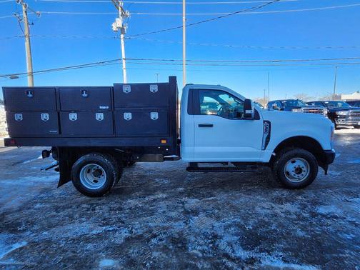 Oxford White 2023 Ford F-350 XL