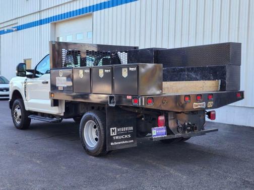 Oxford White 2023 Ford F-350 XL
