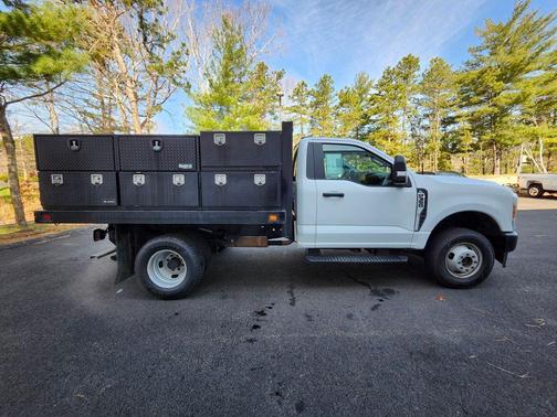 Oxford White 2023 Ford F-350 XL