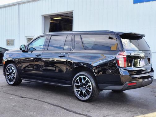 2024 Chevrolet Suburban RST