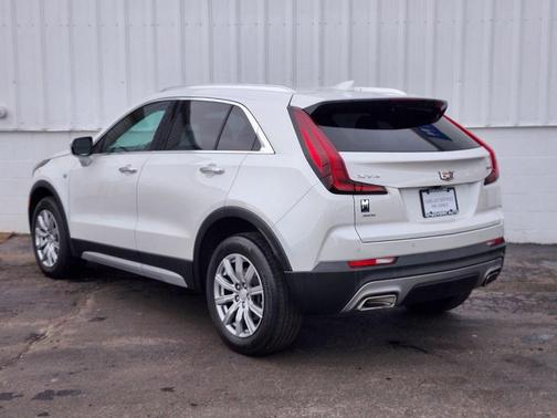 Crystal White Tricoat 2023 Cadillac XT4 Premium Luxury