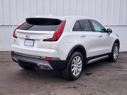 Crystal White Tricoat 2023 Cadillac XT4 Premium Luxury