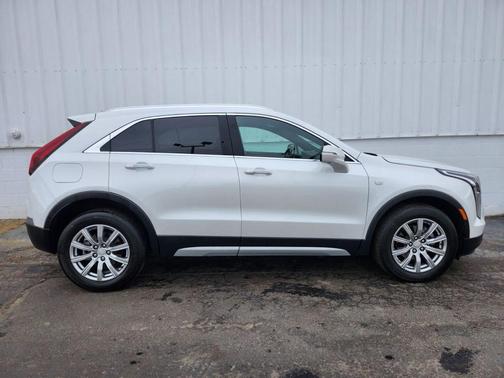 Crystal White Tricoat 2023 Cadillac XT4 Premium Luxury