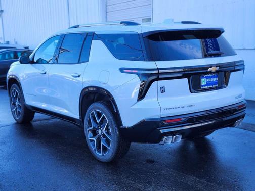 Polar White Tricoat 2026 Chevrolet Traverse High Country