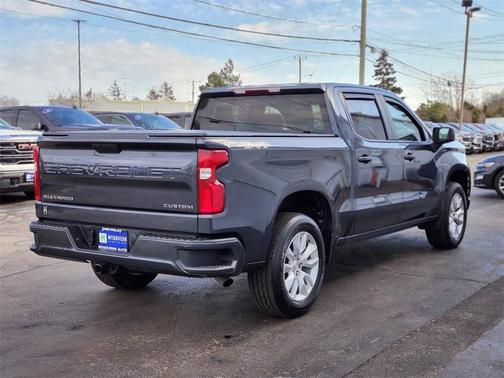 2022 Chevrolet Silverado 1500 Custom