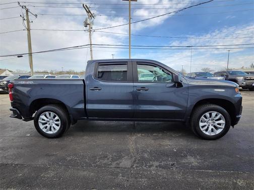 2022 Chevrolet Silverado 1500 Custom