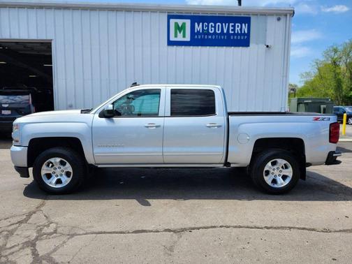 Silver Ice Metallic 2018 Chevrolet Silverado 1500 2LT