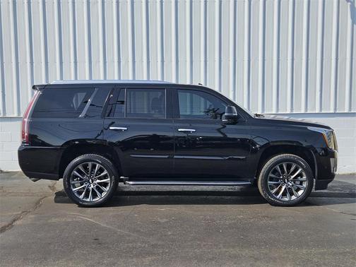 2019 Cadillac Escalade Luxury